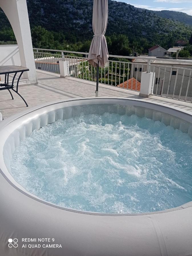 Holiday Home Horizonte With Jacuzzi Gornja Brela Eksteriør bilde