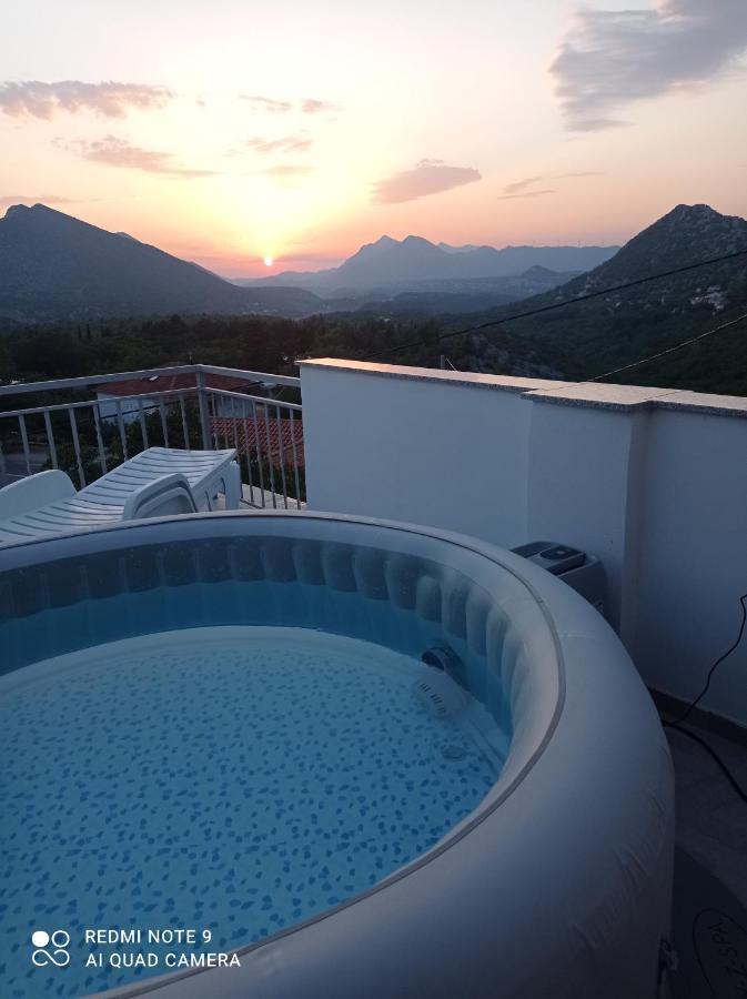 Holiday Home Horizonte With Jacuzzi Gornja Brela Eksteriør bilde