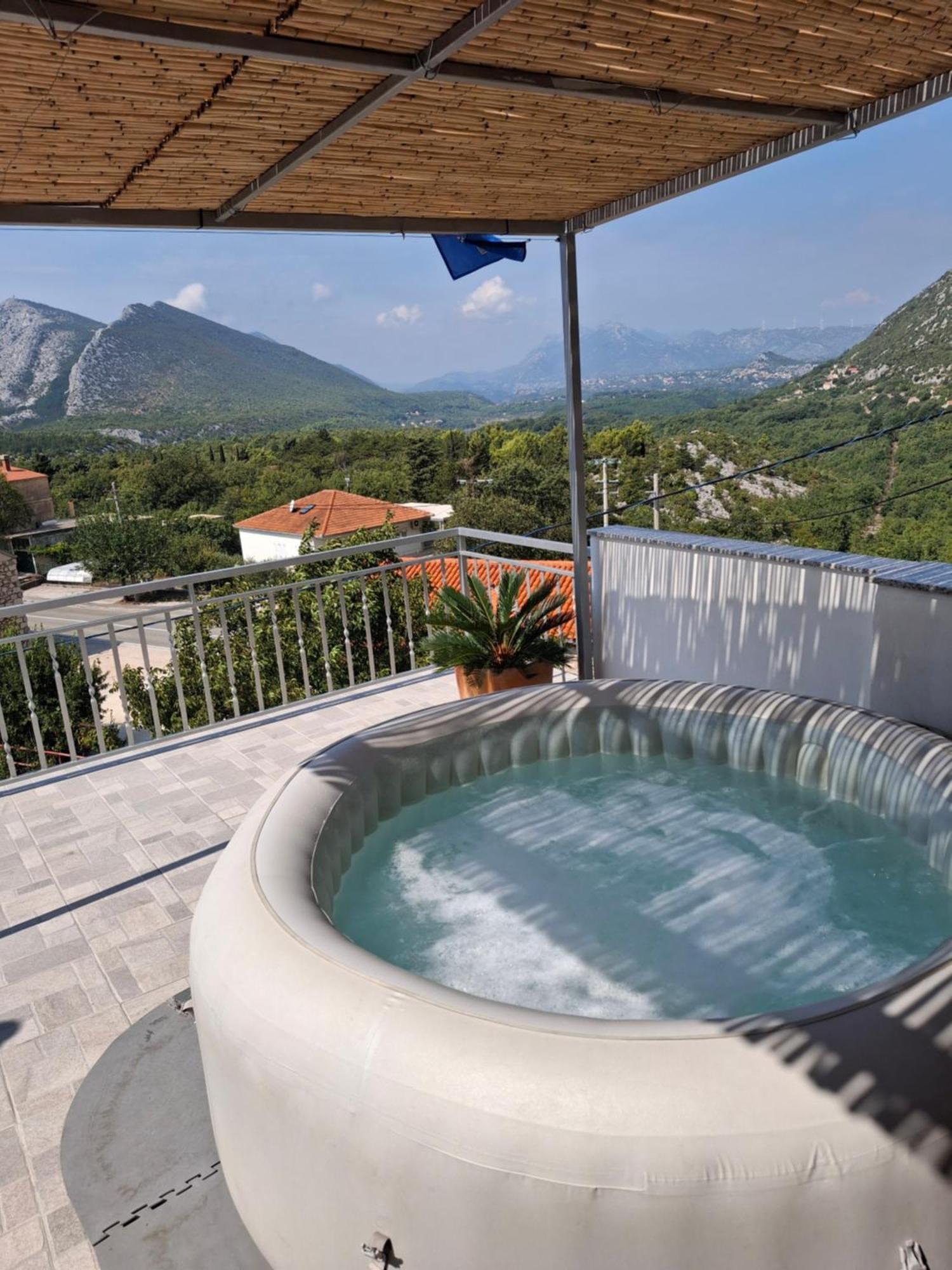Holiday Home Horizonte With Jacuzzi Gornja Brela Eksteriør bilde