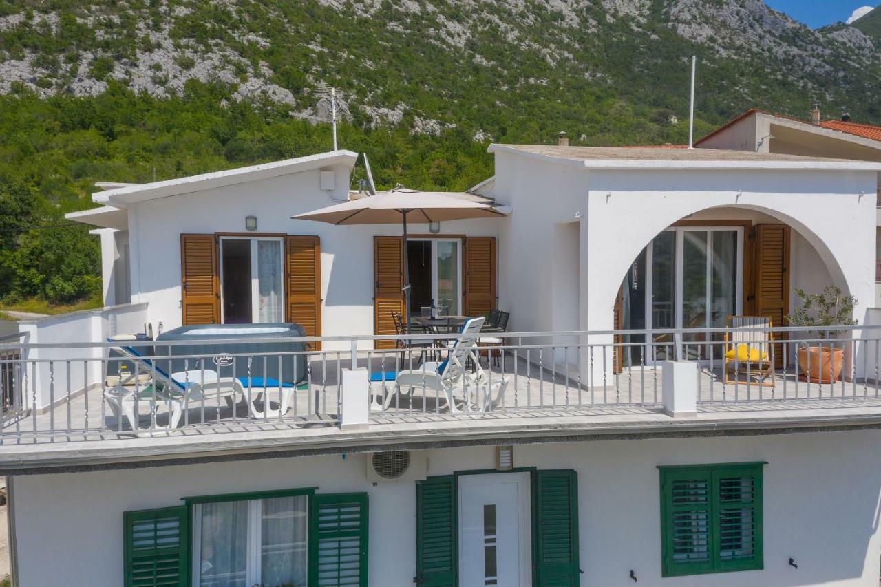 Holiday Home Horizonte With Jacuzzi Gornja Brela Eksteriør bilde